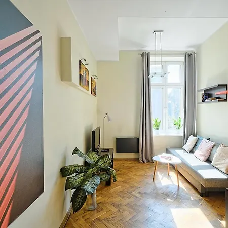 Urban Nest Dietla 69-8a Apartment
